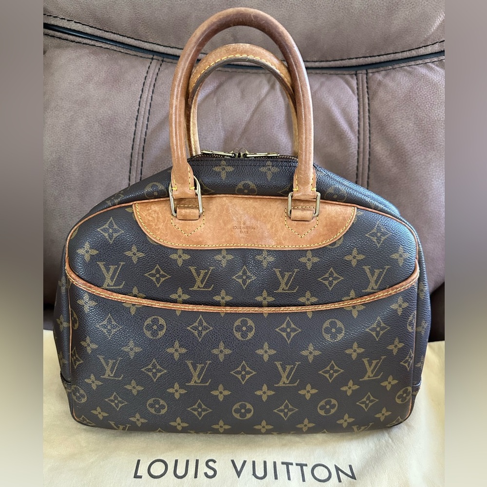 Louis Vuitton Monogram Canvas DEAUVILLE Travel Handbag 👜 🍀